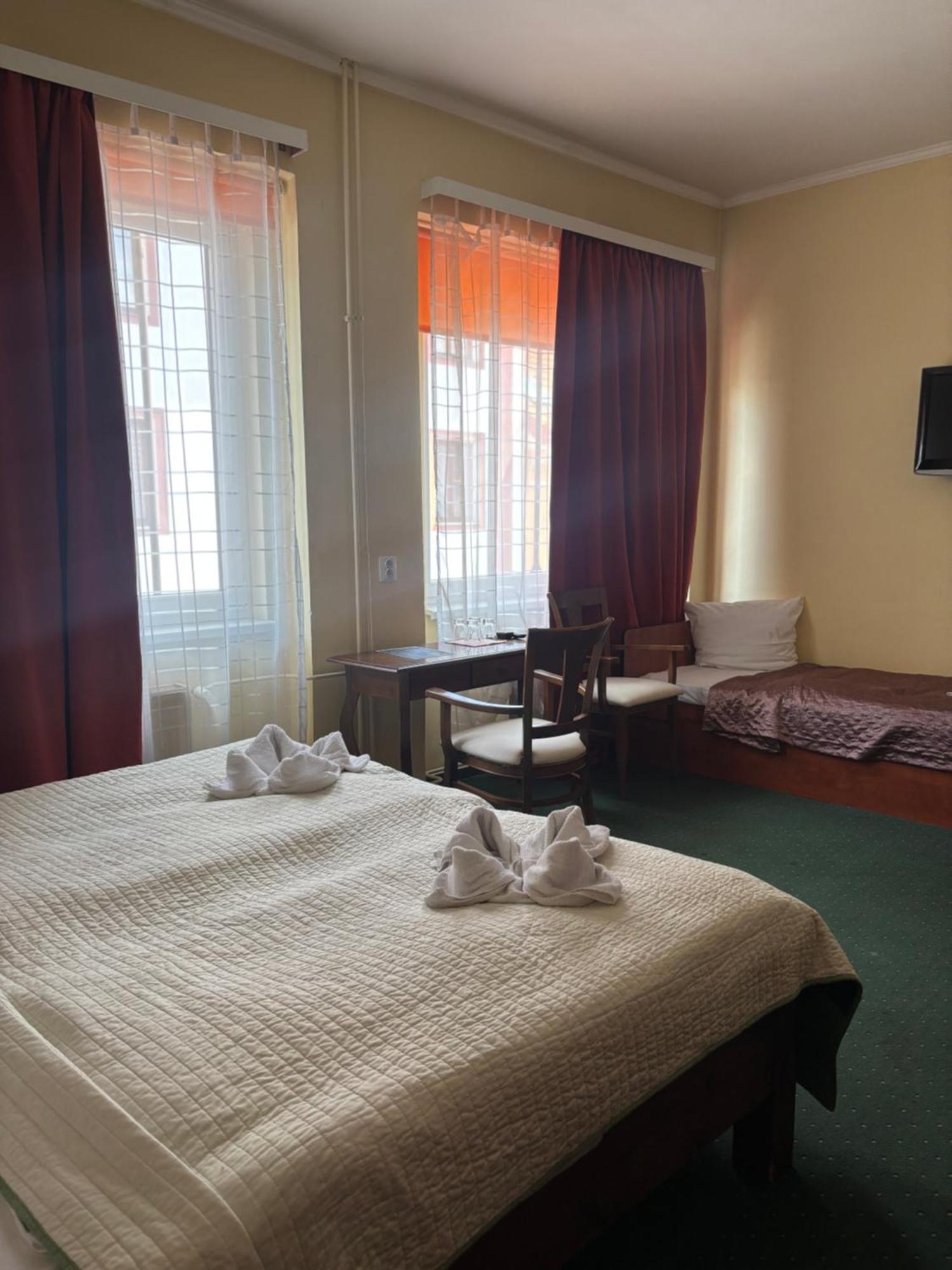 Hotel Bila Ruze Písek Exterior foto